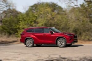 How Long Do Toyota Highlander Hybrids Last? (Solved) - Engine Patrol