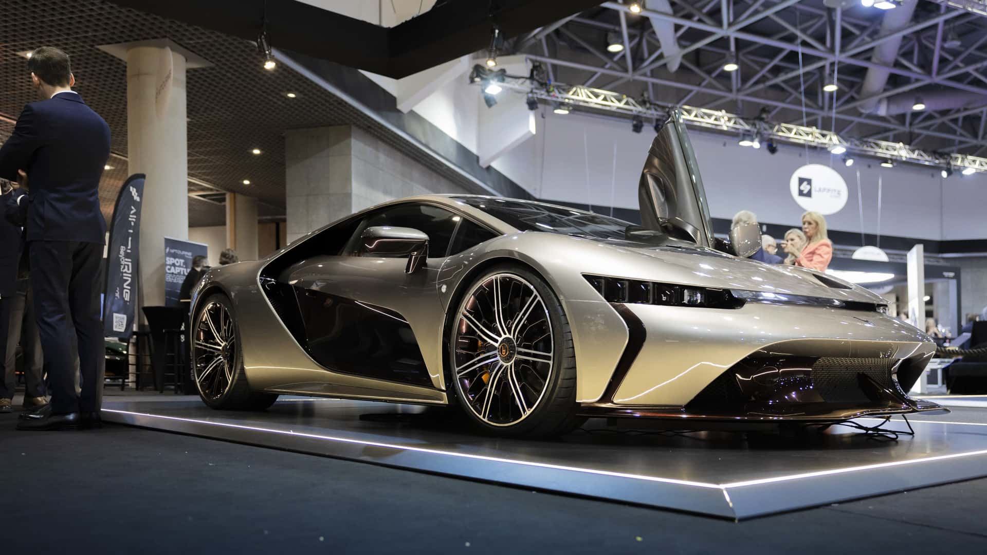 Bertone's Latest Supercar Keeps the V-10 Roaring - Engine Patrol
